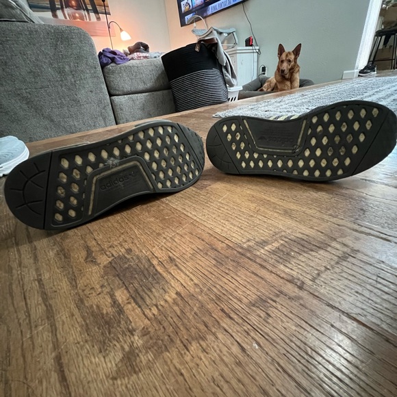 ADIDAS Women’s NMD R1 - Picture 2 of 4
